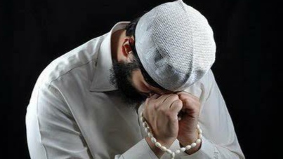 Kisah Turis Masuk Islam karena Kejujuran Seorang Pemuda di Pasar