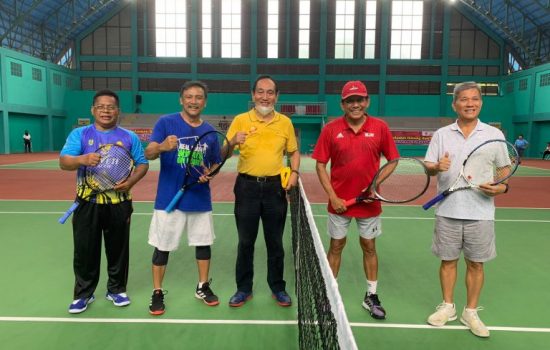 Aminullah/Andi Malaranggeng Meriahkan Pembukaan Kejurnas Tenis Baveti se-Indonesia