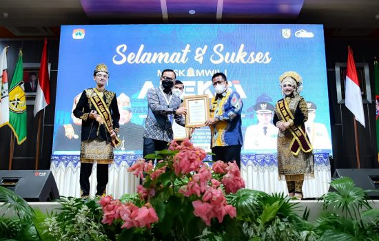 Aminullah dan Firdaus Terima Penghargaan Apeksi