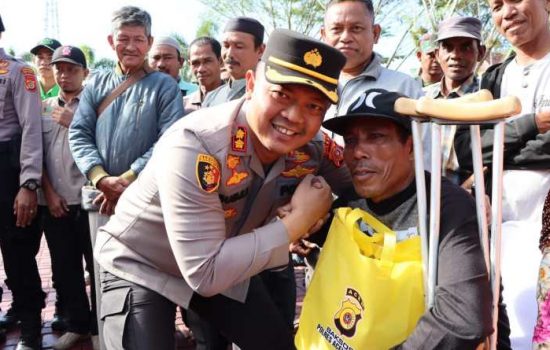 Polda Aceh dan BAS Salurkan Bansos untuk Masyarakat Kurang Mampu